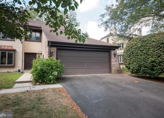 Property at 12 Farmington Pl, Newtown, PA 18940, 3 beds, 2.5 baths