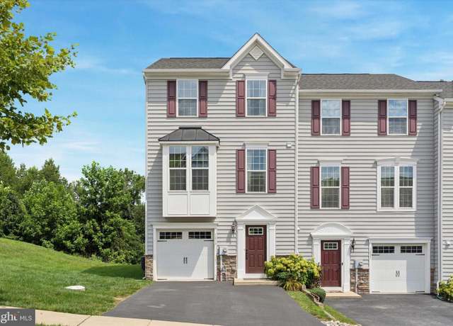 Property at 1819 Honeysuckle Ct, Downingtown, PA 19335, 3 beds, 2.5 baths