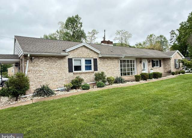 Property at 599 Claster Blvd, Dauphin, PA 17018, 5 beds, 3.5 baths