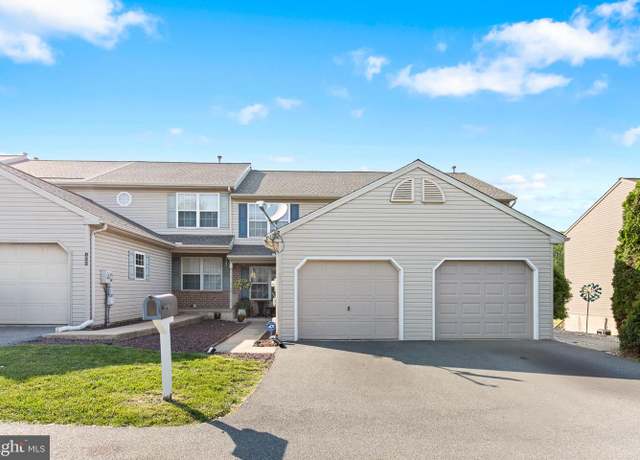 Property at 826 Woodridge Dr, Middletown, PA 17057, 3 beds, 2.5 baths