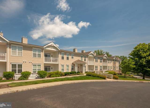 Property at 2202 Poplar St, Garnet Valley, PA 19060, 2 beds, 2 baths