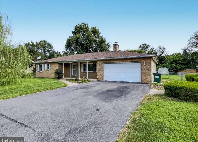 Property at 85 Jackson Dr, Chambersburg, PA 17201, 4 beds, 2 baths