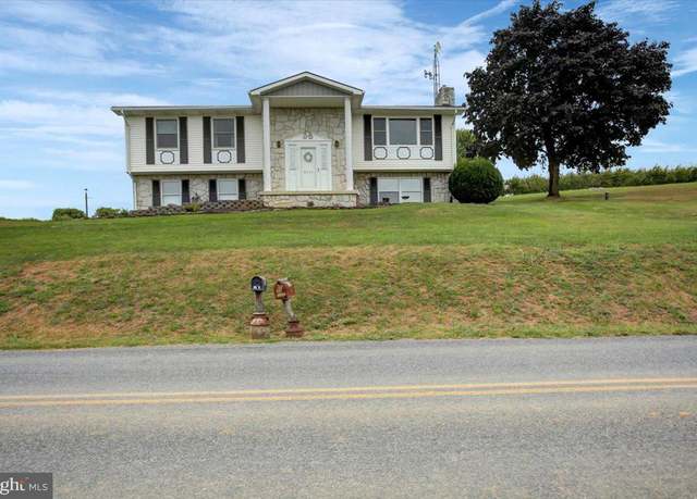 Property at 8514 Helman Rd, Waynesboro, PA 17268, 3 beds, 2.5 baths