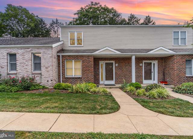 Property at 19 Woodland Est, Lebanon, PA 17042, 2 beds, 2.5 baths