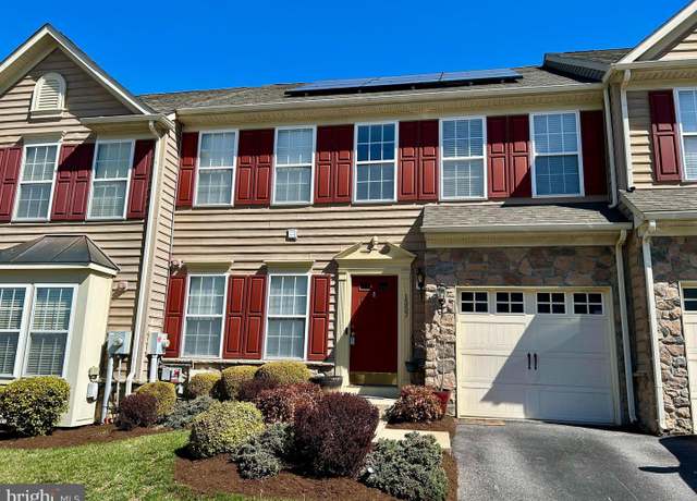 Property at 1557 Heritage Ln, York, PA 17403, 3 beds, 3 baths