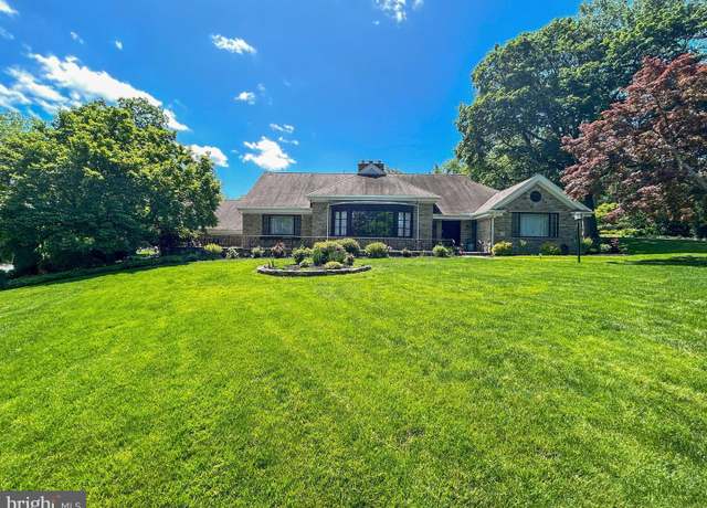 Property at 800 Grantley Ct, York, PA 17403, 5 beds, 4 baths