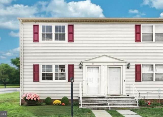 Property at 183 Center St, Hanover, PA 17331, 2 beds, 1 bath
