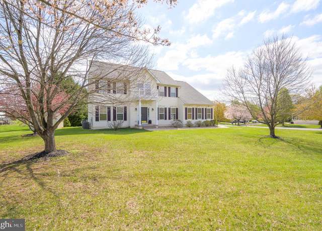 Property at 562 Holden Dr, Martinsburg, WV 25403, 4 beds, 3 baths