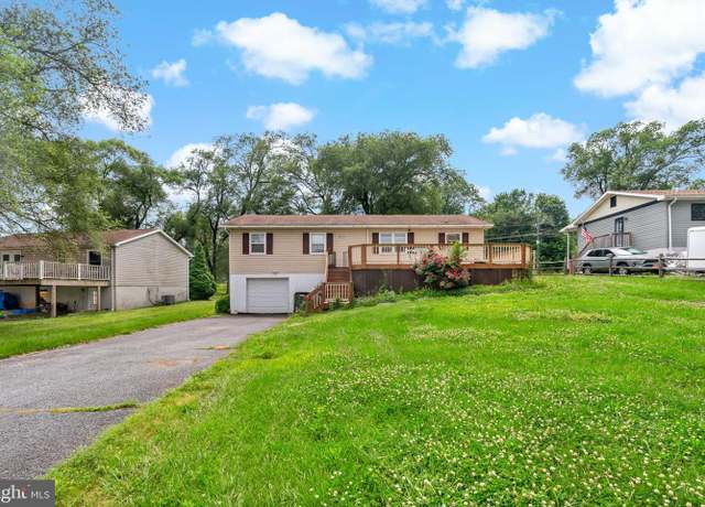 Property at 3313 Charles Town Rd, Kearneysville, WV 25430, 3 beds, 2 baths