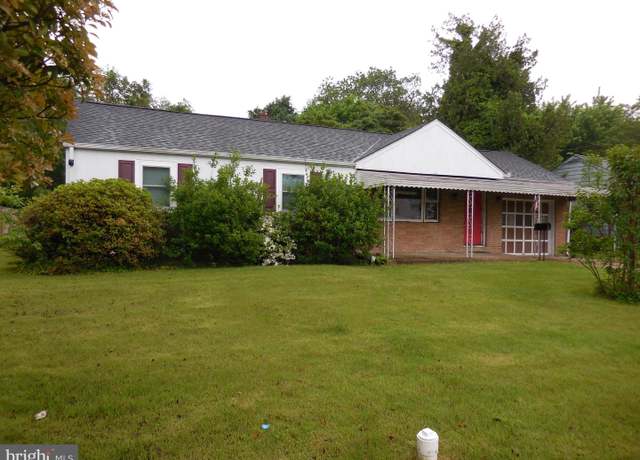 Property at 10 E Clairmont Dr, Newark, DE 19702, 3 beds, 1 bath