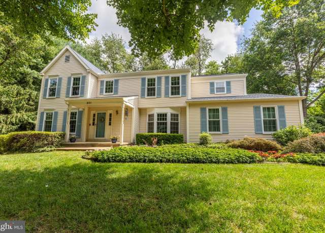 Property at 331 Sheringham Dr, Hockessin, DE 19707, 4 beds, 2.5 baths