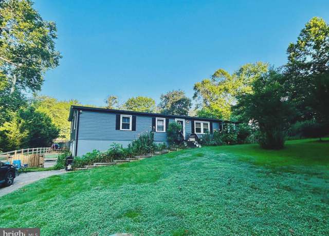 Property at 860 Pat Ln, Huntingtown, MD 20639, 5 beds, 2.5 baths