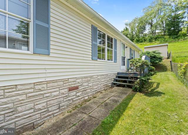 Property at 12016 Heather Dr, Hagerstown, MD 21740, 3 beds, 2 baths