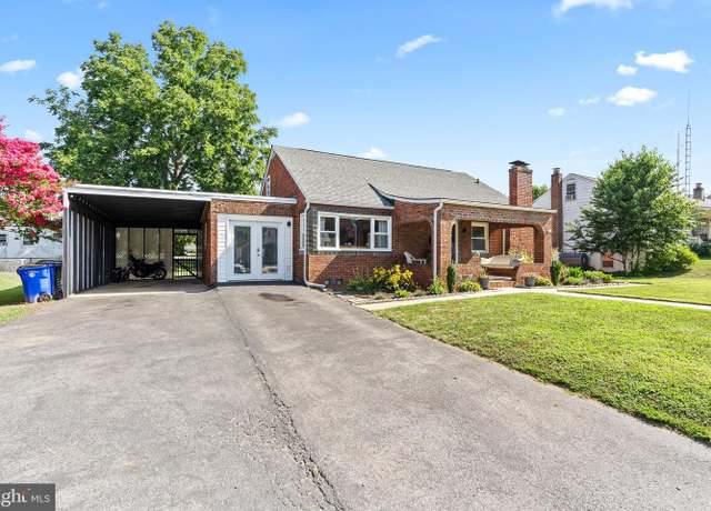 Property at 712 Interval Rd, Hagerstown, MD 21740, 3 beds, 1.5 baths