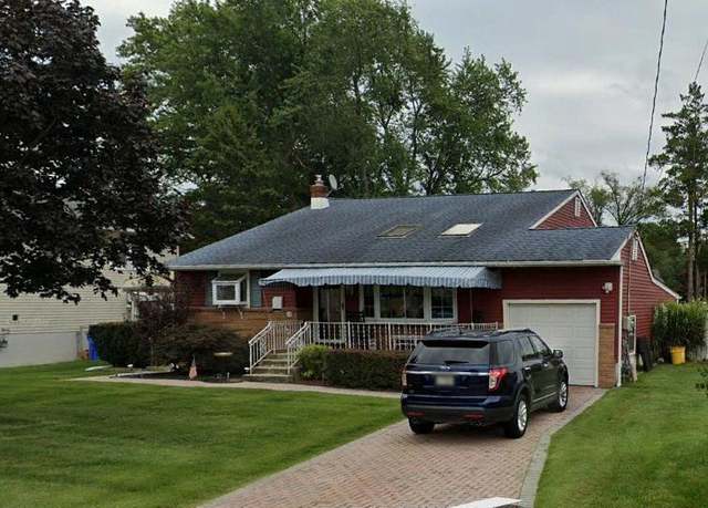 Property at 16 Lexington Rd, Bordentown, NJ 08505, 4 beds, 1.5 baths