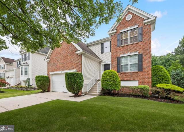 Property at 10 Grande Blvd, Delran, NJ 08075, 4 beds, 2.5 baths