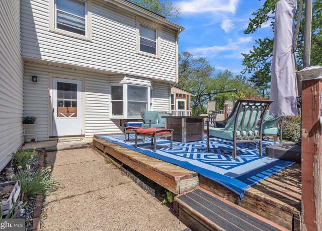 Property at 6 Linden Ct, Blackwood, NJ 08012, 4 beds, 2.5 baths
