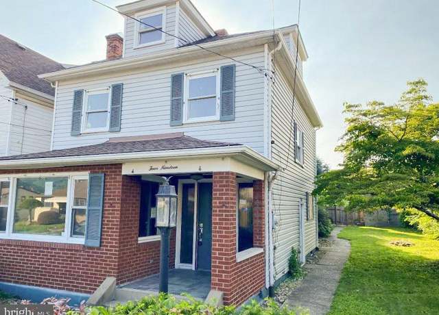 Property at 419 31st St, Mckeesport, PA 15132, 2 beds, 1.5 baths
