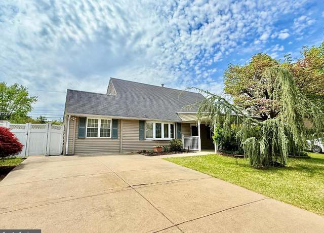 Property at 89 Kraft Ln, Levittown, PA 19055, 4 beds, 2 baths