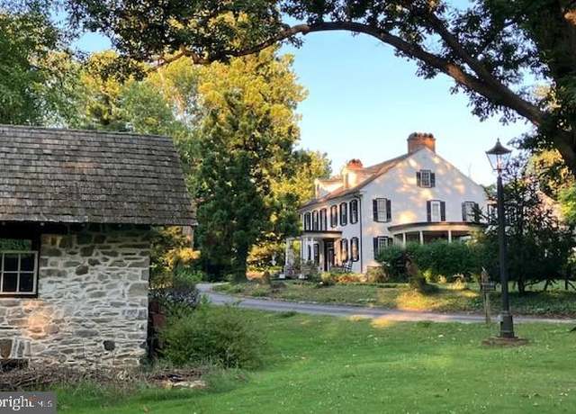 Property at 130 S Lloyd Ave, Downingtown, PA 19335, 6 beds, 4 baths
