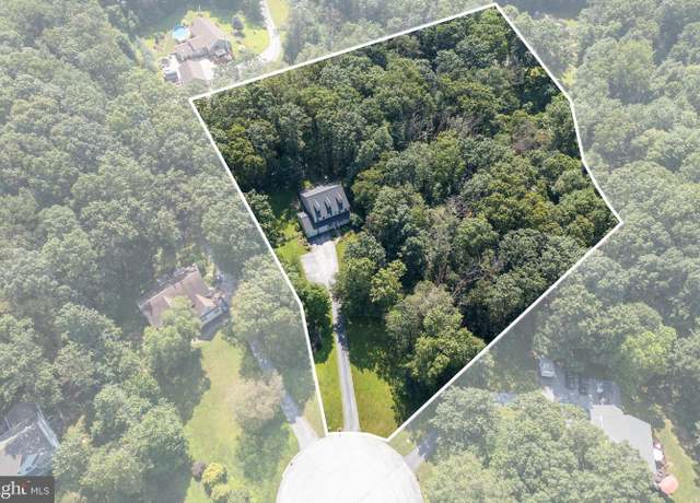 Property at 120 Acorn Way, Honey Brook, PA 19344, 4 beds, 2.5 baths