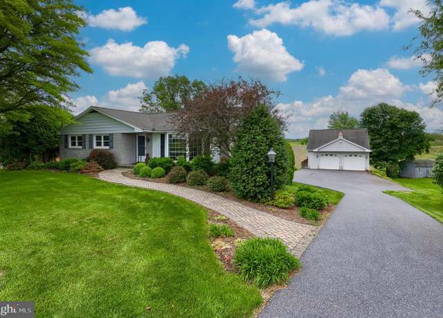 Property at 918 Lebanon Rd, Manheim, PA 17545, 3 beds, 2 baths