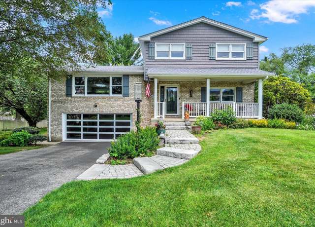 Property at 2935 Dearborn Ln, York, PA 17402, 4 beds, 2.5 baths