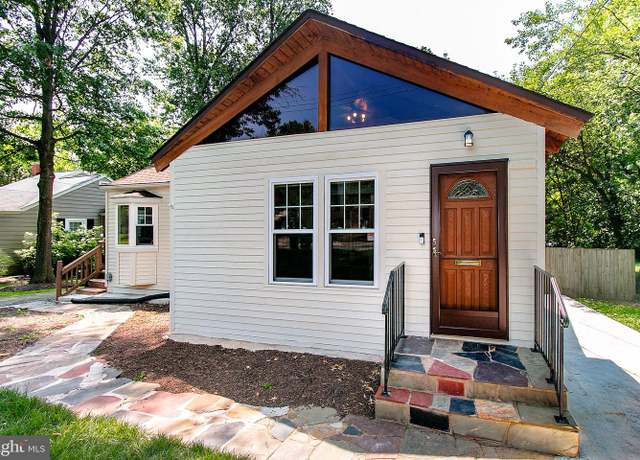 Property at 2904 Fairmont St, Falls Church, VA 22042, 3 beds, 3 baths
