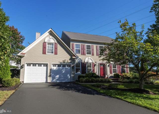 Property at 14216 Hartwood Ct, Centreville, VA 20121, 5 beds, 3.5 baths