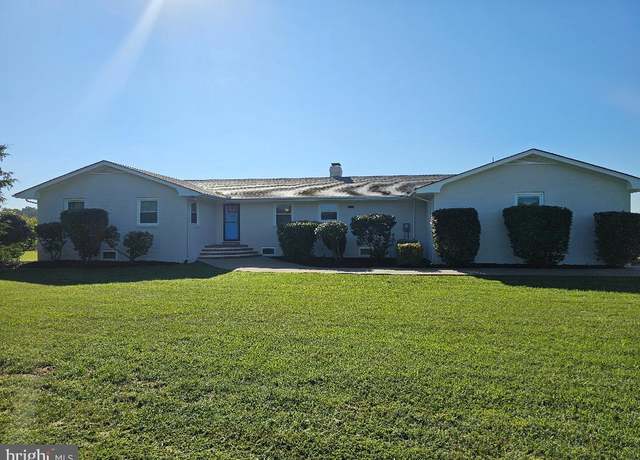 Property at 686 Smith Point Rd, Reedville, VA 22539, 3 beds, 3 baths