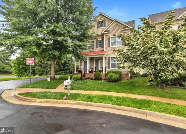 Property at 8951 Junco Ct, Gainesville, VA 20155, 4 beds, 2.5 baths