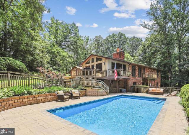 Property at 6368 Yates Ford Rd, Manassas, VA 20111, 6 beds, 4 baths
