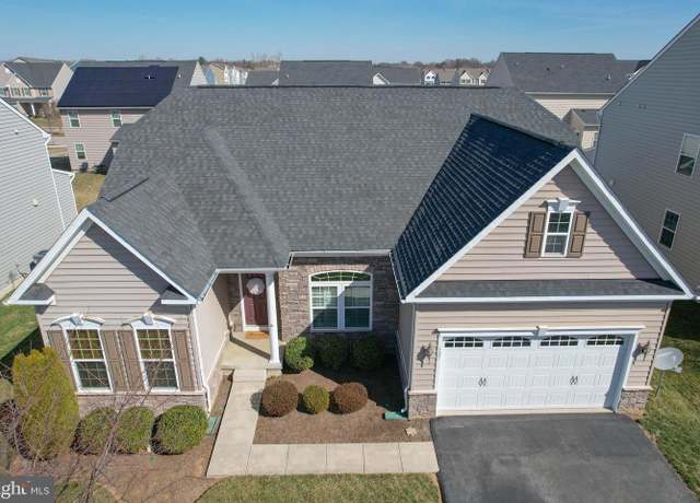 Property at 127 Glenbrook Rd, Ranson, WV 25438, 3 beds, 2 baths