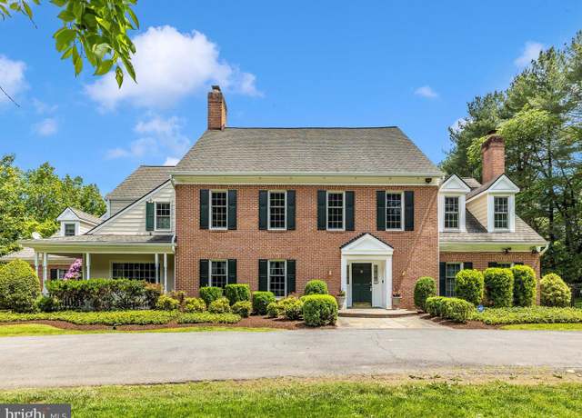 Property at 11009 Piney Meetinghouse Rd, Potomac, MD 20854, 6 beds, 5 baths