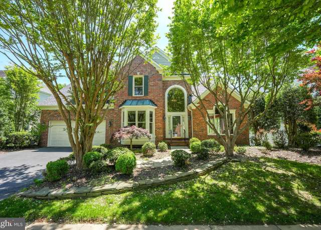 Property at 9722 Clagett Farm Dr, Potomac, MD 20854, 5 beds, 3.5 baths
