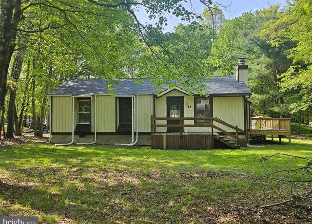 Property at 12 Larch Ln, Albrightsville, PA 18210, 3 beds, 1 bath