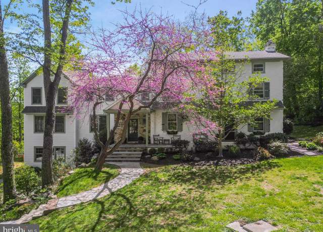 Property at 2 Earles Ln, Newtown Square, PA 19073, 5 beds, 3.5 baths