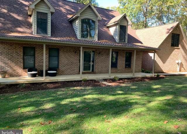 Property at 726 Winwood Dr, Saint Thomas, PA 17252, 4 beds, 2.5 baths