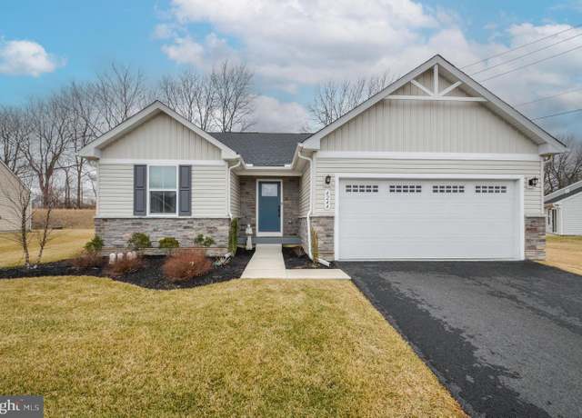 Property at 4244 Cypress Ln, Whitehall, PA 18052, 3 beds, 2 baths
