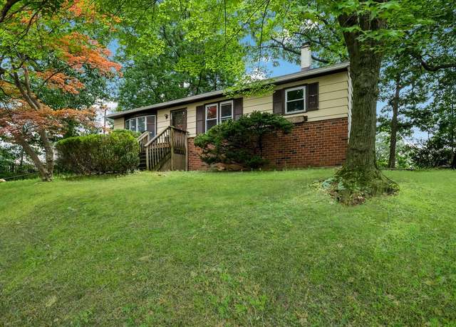 Property at 401 Church St, Willow Grove, PA 19090, 4 beds, 1.5 baths