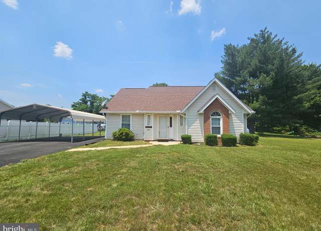 Property at 215 Maury Ave, Bowling Green, VA 22427, 2 beds, 1 bath