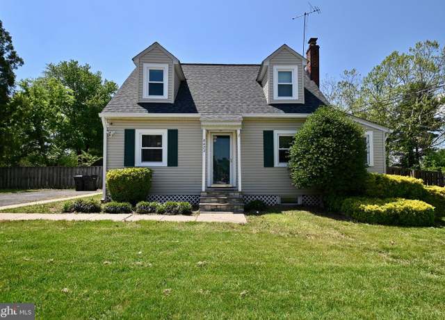 Property at 8422 Radford Ave, Alexandria, VA 22309, 3 beds, 2 baths