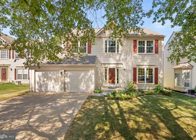 Property at 5570 Village Center Dr, Centreville, VA 20120, 4 beds, 3.5 baths