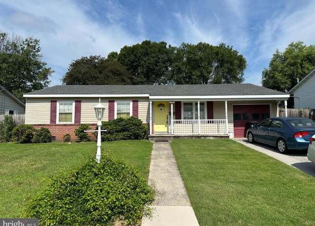 Property at 417 S Georgia Ave, Martinsburg, WV 25401, 3 beds, 2 baths