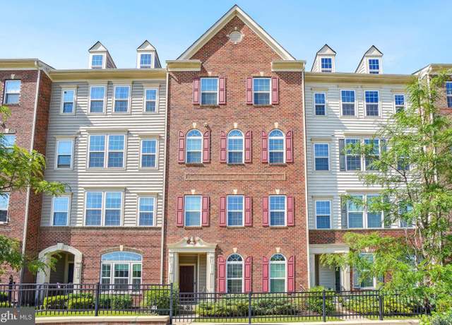 Property at 5315 S Center Dr Unit 304H, Greenbelt, MD 20770, 3 beds, 2.5 baths