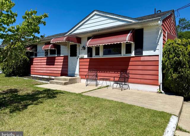 Property at 14 Fairmount Ave, Lindenwold, NJ 08021, 3 beds, 1 bath
