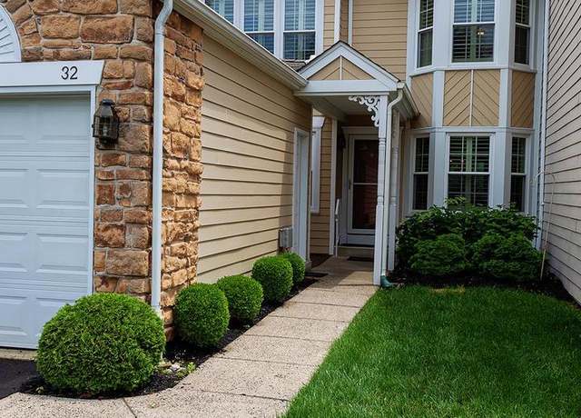 Property at 32 Hunters Way W, Newtown, PA 18940, 3 beds, 2.5 baths