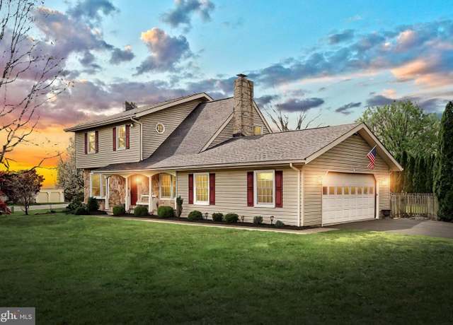 Property at 1213 Julianne Dr, Hummelstown, PA 17036, 4 beds, 2.5 baths