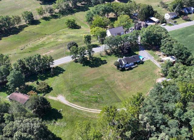Property at 1669 Cloverleaf Rd, Mount Joy, PA 17552, 3 beds, 2 baths