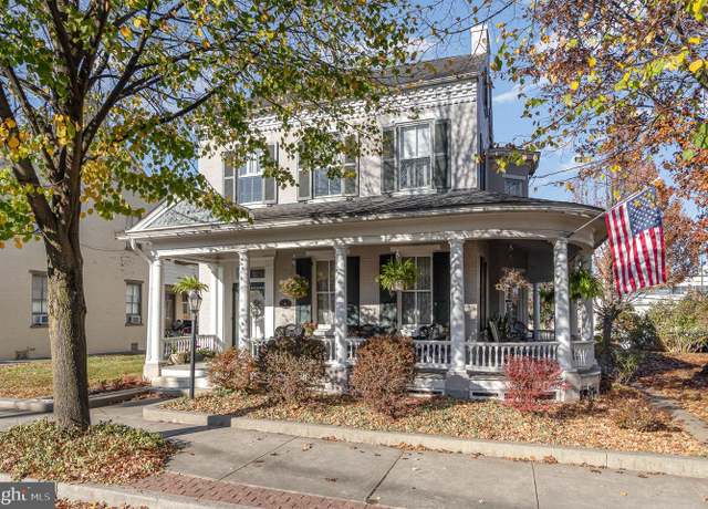 Property at 13 W Main St, Mount Joy, PA 17552, 4 beds, 2.5 baths